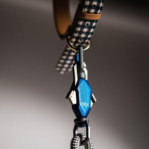 One-Hand Magnetic Leash