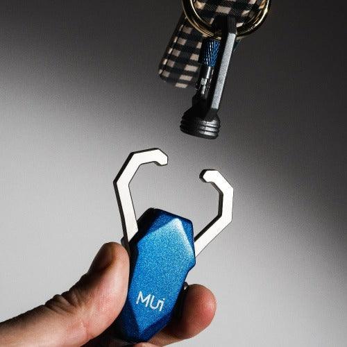 One-Hand Magnetic Leash