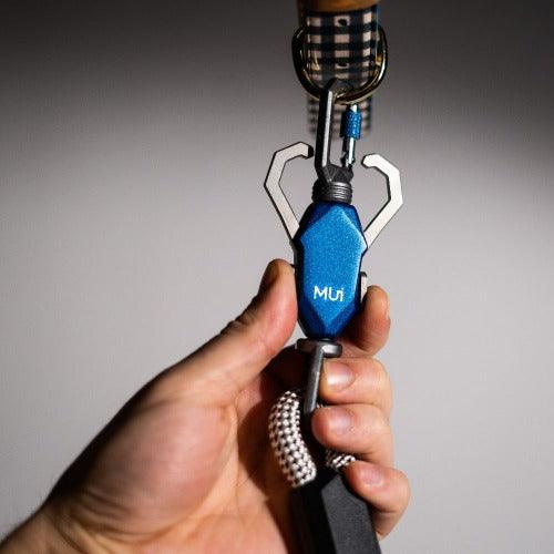 One-Hand Magnetic Leash